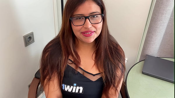 PERVERT PSYCHOLOGIST FUCKS HER CLIENT!