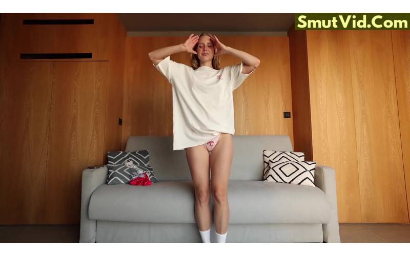 Caroline Zalog Shows Her Juicy Ass During Thong Try On Haul Leaked Video